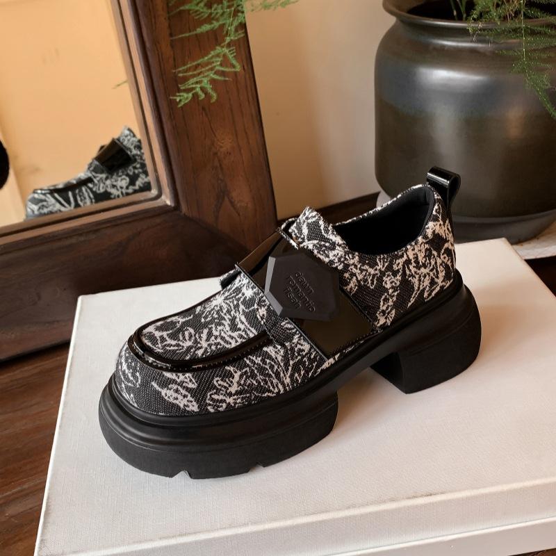 National style platform women's new Chinese-style embroidered flower cloth versatile Mary Jane thick heel small leather shoes casual single shoes