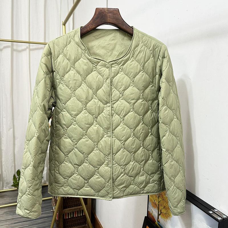 White duck down jacket women's short new models, light and fashionable in winter, simple and versatile, small liner