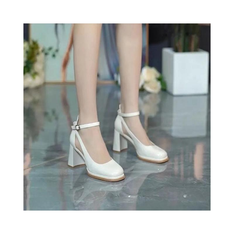 

Лакированные туфли-лодочки на высоком каблуке 2025 британский стиль осенняя мода новые круглый носок толстый каблук полый ремешок с надписью туфли Мэри Джейн 35