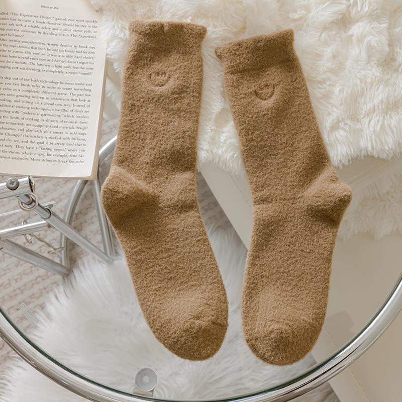 Female Autumn and Winter Plush and Thick Warm Embroidery Smiling Face Yuezi Tube Floor Socks