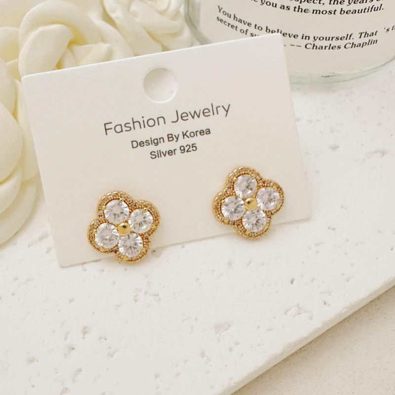 Exquisite French Court Style Multi-Color Zirconia Four-Leaf Clover Earrings for Versatile Use