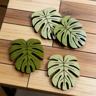 Podtácek Monstera Zelené Listy Podložka pod Nápoje Dřevěný List Želvy Tropický Podtácek pro Havajské Luau Tiki Bar Plážová Dekorace Stolu