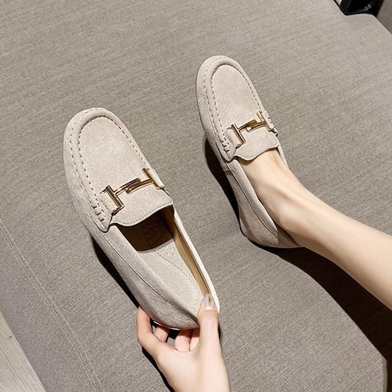 Модные замшевые туфли на плоской подошве с металлической пряжкой — фото 3