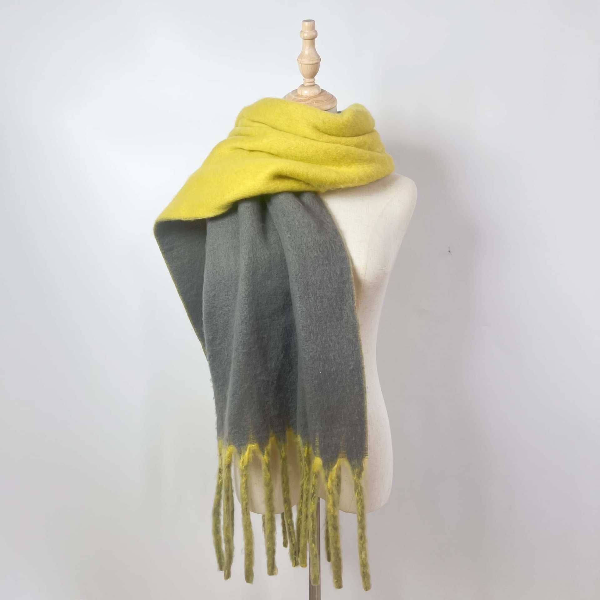 

New Double-sided Monochrome Scarf for Women with Thick Tassel and Tassel Versatile and Solid Color Scarf 48*180+18*2