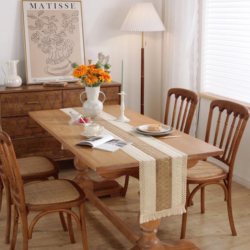 Nordic Simple Black & White Jacquard Table Runner