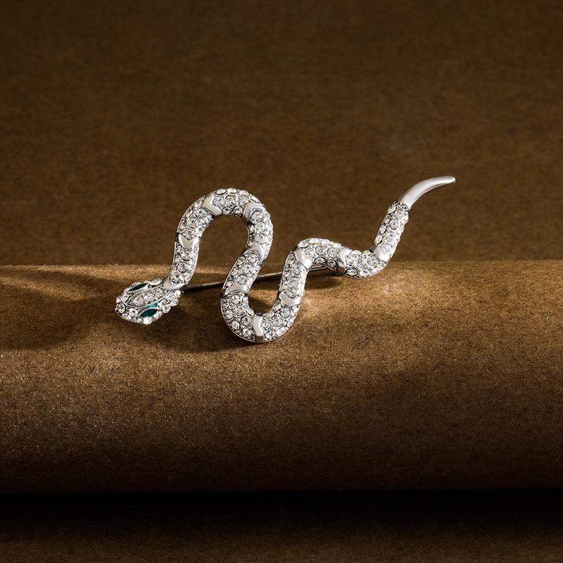 2024 High-End Rhinestone Snake Brooch for Women: Light Luxury Suit Accessory, Anti-Exposure Design