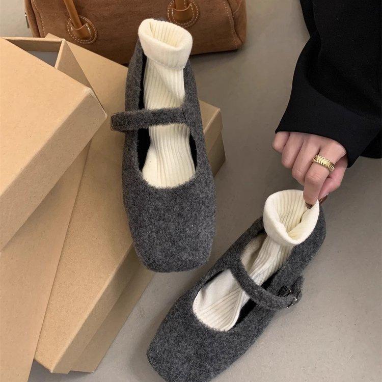 French outer wear Mary shallow mouth single shoes autumn new retro temperament flat beanie shoes