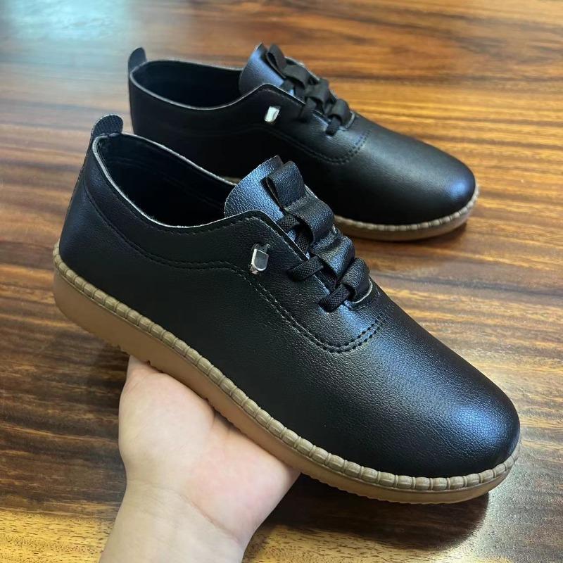 Women's Spring/Autumn Slip-On Soft-Sole Flat Shoes – Lightweight Breathable Casual Mother's Shoes, Versatile Comfortable Walking Shoes for Daily Wear
