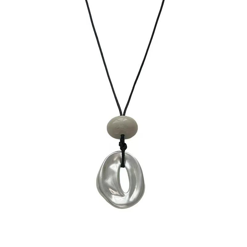 Retro Autumn and Winter Long Necklace Women's High-end Sweater Chain Niche Design Accessories