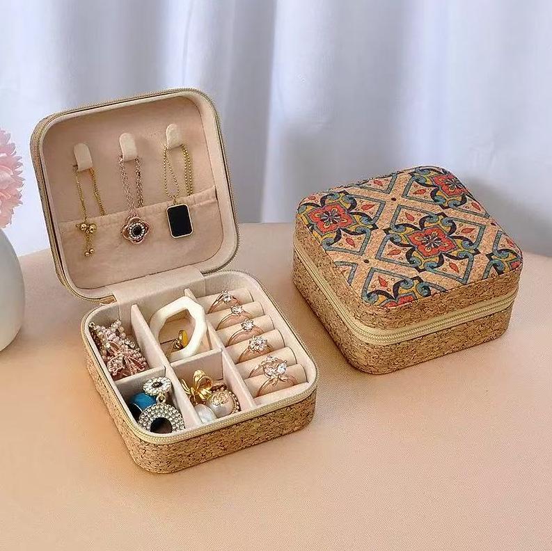Portable Retro Cork Jewelry Box for Travel - Earring, Ring, Necklace Organizer
