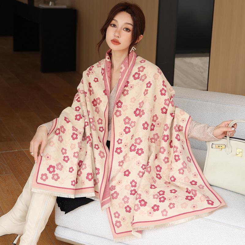 2023 New Autumn and Winter Vintage Fashion Printed Charm Scarf, Women's Warmth, Thickened Windproof Neck and Shawl Wrap