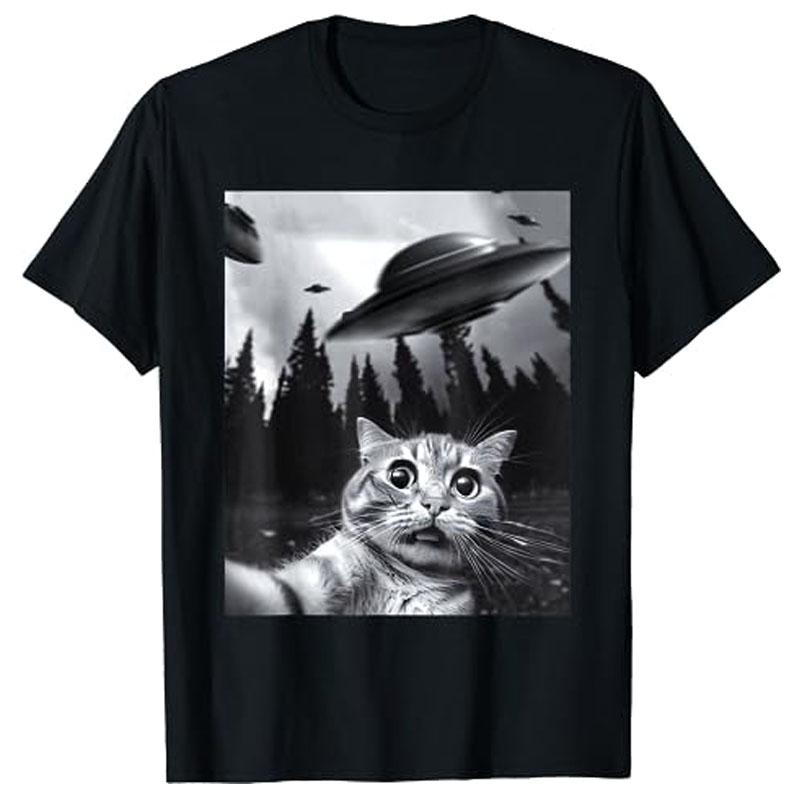 Alien Cat UFO T-Shirt Cat Selfie with UFOs Alien Extraterrestrial UFO Believer Tee Humor Funny Kitty Lover Graphic Outfits Gifts