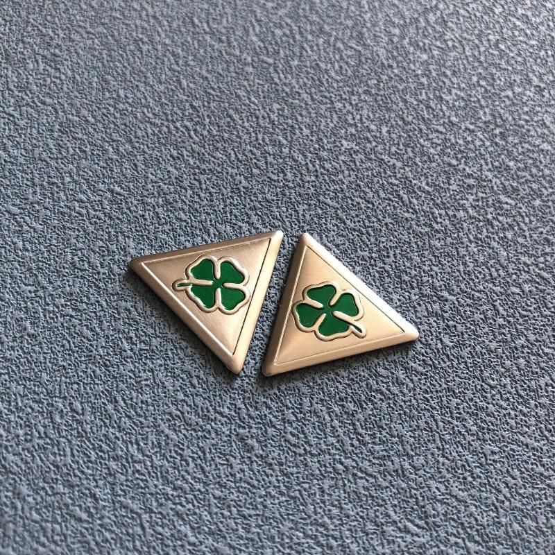 

2Pcs green Four Leaf Clover Car Side Fender Emblem Rear Trunk Badge Sticker Romeo 147 156 159 166 Giulietta Spider GT 2pc Four Leaf Clover
