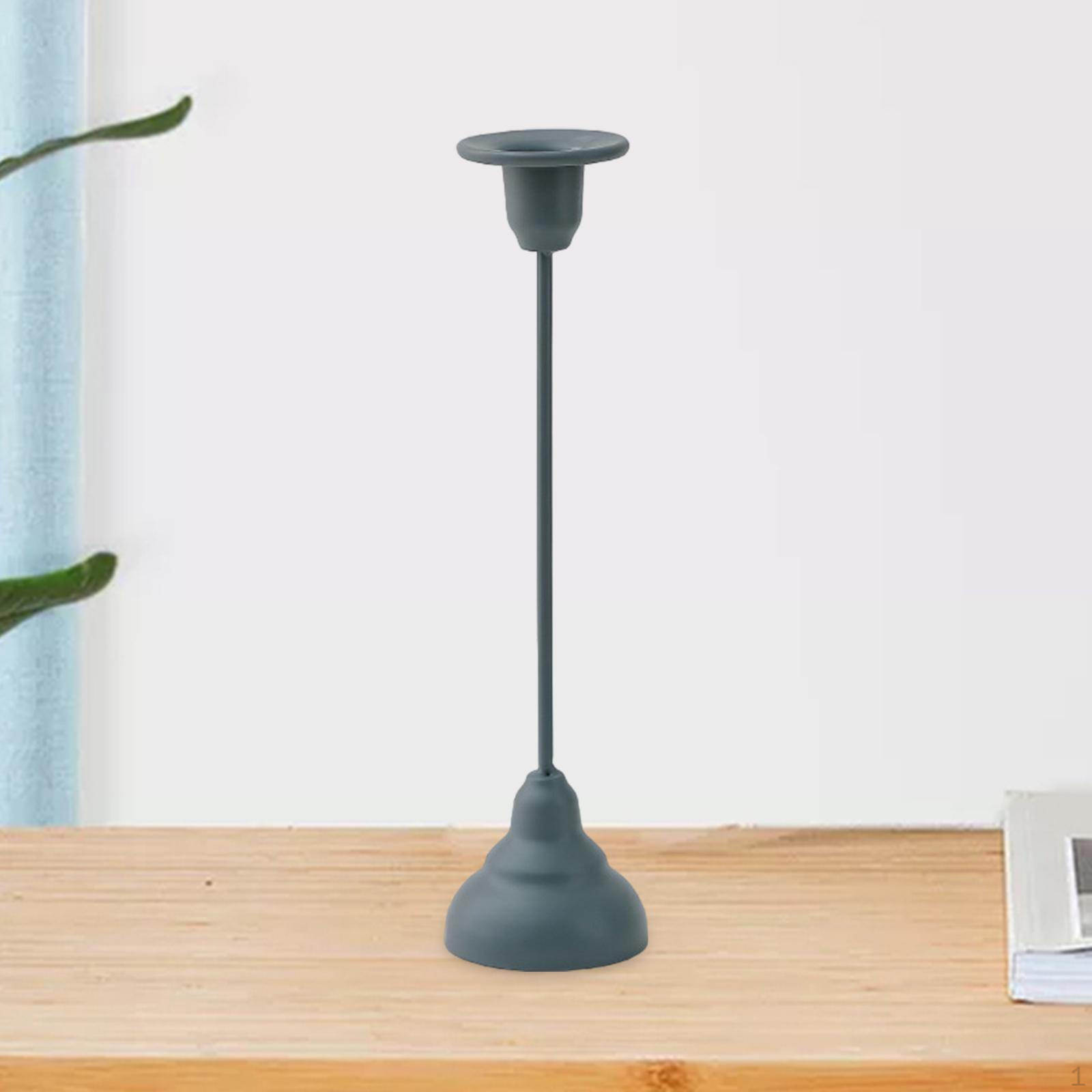 

Подсвечник для свечей-столбов в гостиной серый