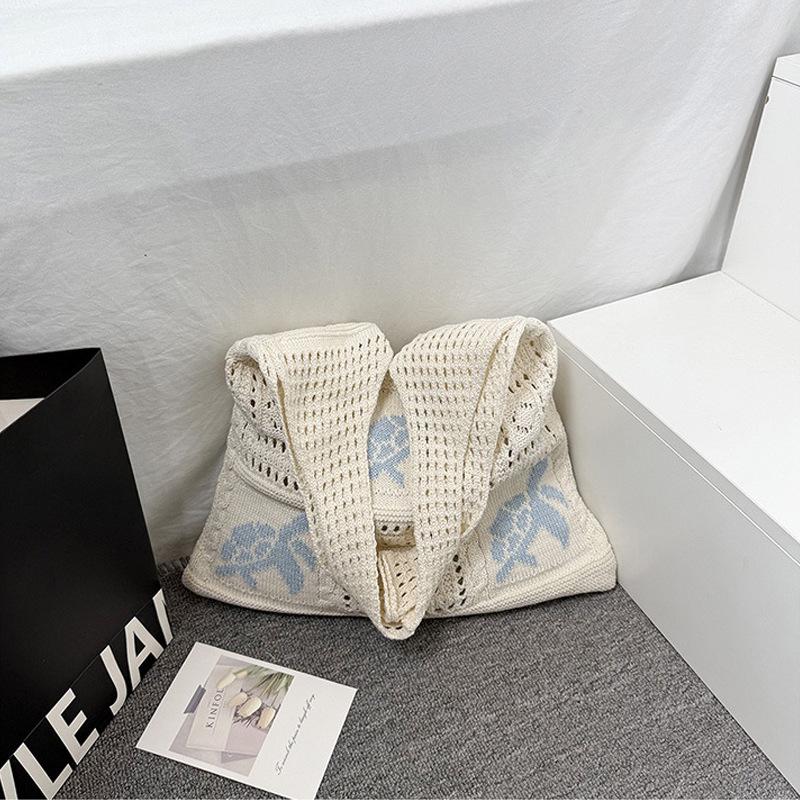 Knitted Beach Resort Hollow Tote: Women's Large Capacity Single Shoulder Bag for Commute or Outing