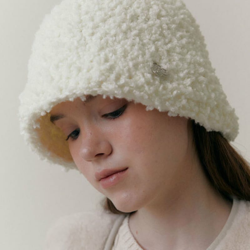 TANZENDE OMA OMA-HUT : WOLLE ELFENBEIN