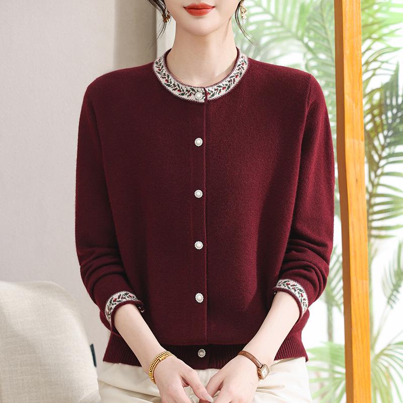 Elegant Knitted Cardigan for Middle-Aged Women (Ages 40-60), Stylish Long-Sleeve Sweater