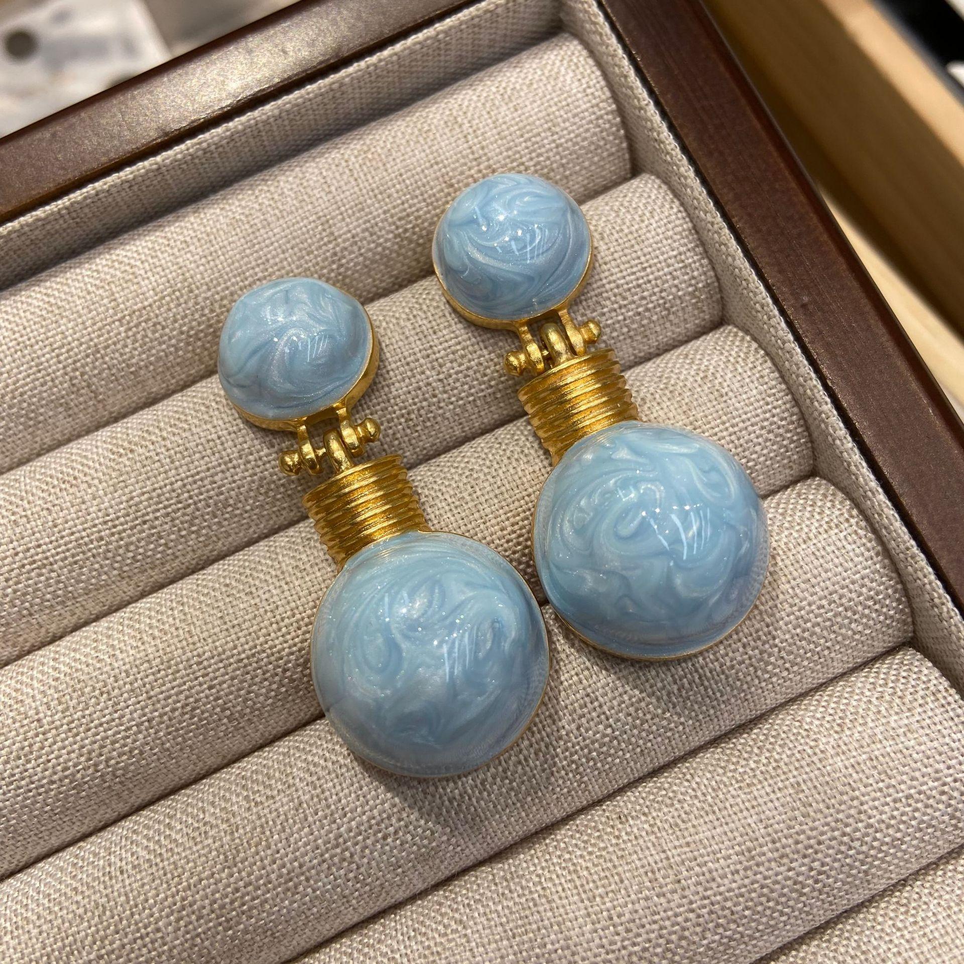 

French Retro Upper And Lower Semi-Round Oil Drop Earrings Women S Niche Design Sense Copper-Plated Real Gold Light Luxury Temperament Needle