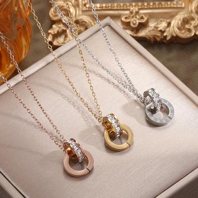 Collier Double Anneau Romain Clouté de Diamants Coréen en Titane - Chaîne de Clavicule Polyvalente Française de Luxe Léger Bijoux pour Femmes.