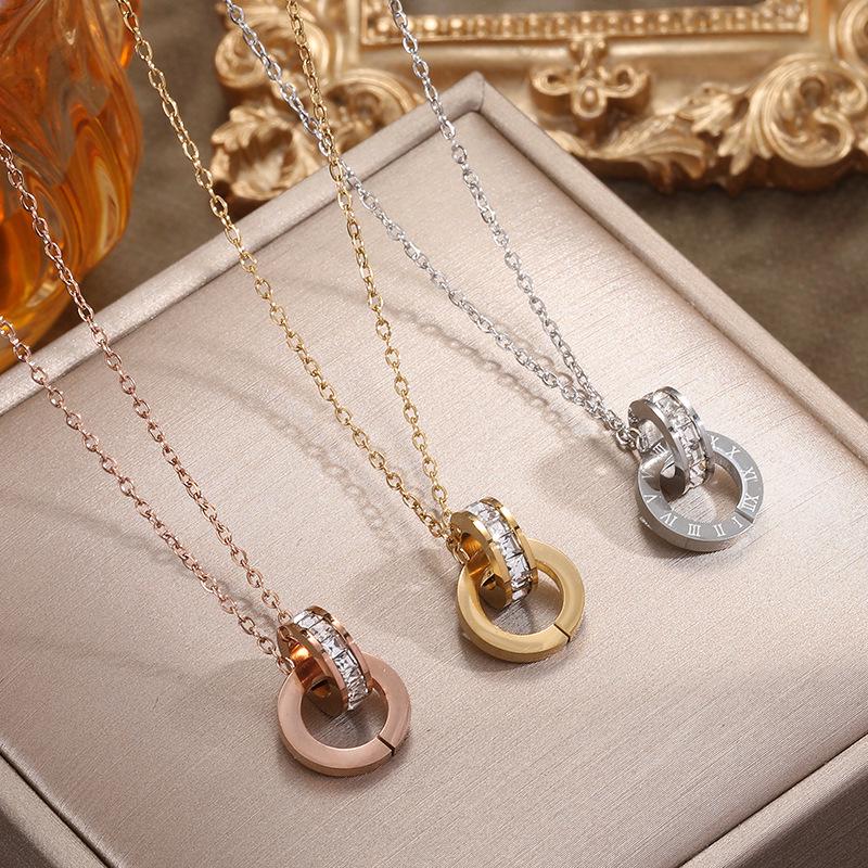 Korean Diamond-Studded Roman Numeral Double Ring Titanium Necklace - Versatile French Light Luxury Clavicle Chain Jewelry for Women.