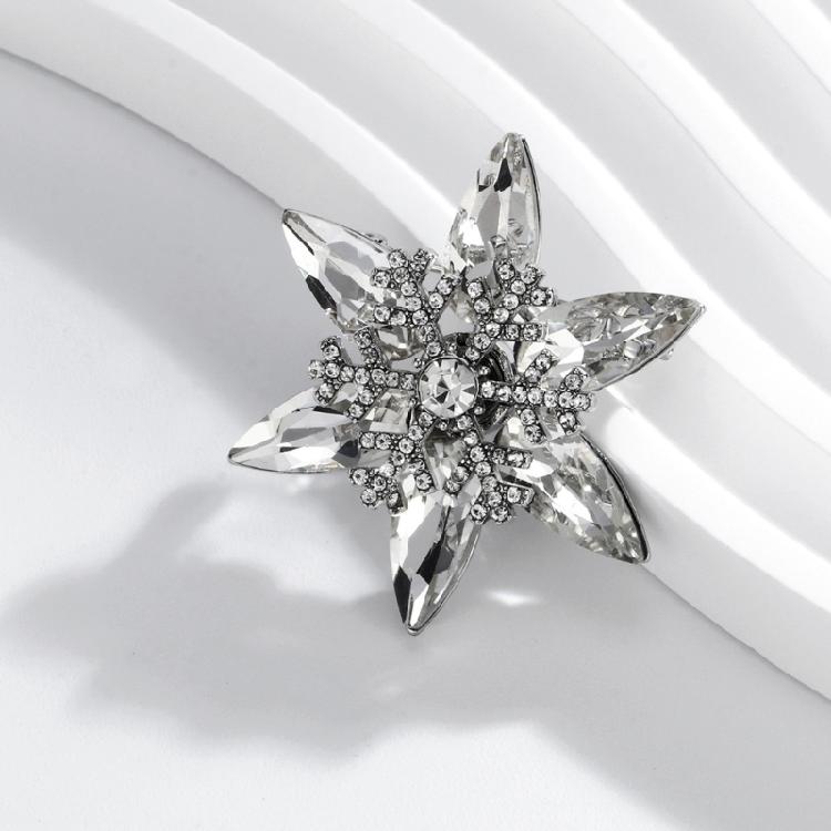 Hypoallergenically Snowflake Design Brooch Sparkling Glass Rhinestones And Metal Construction Lapel Pin
