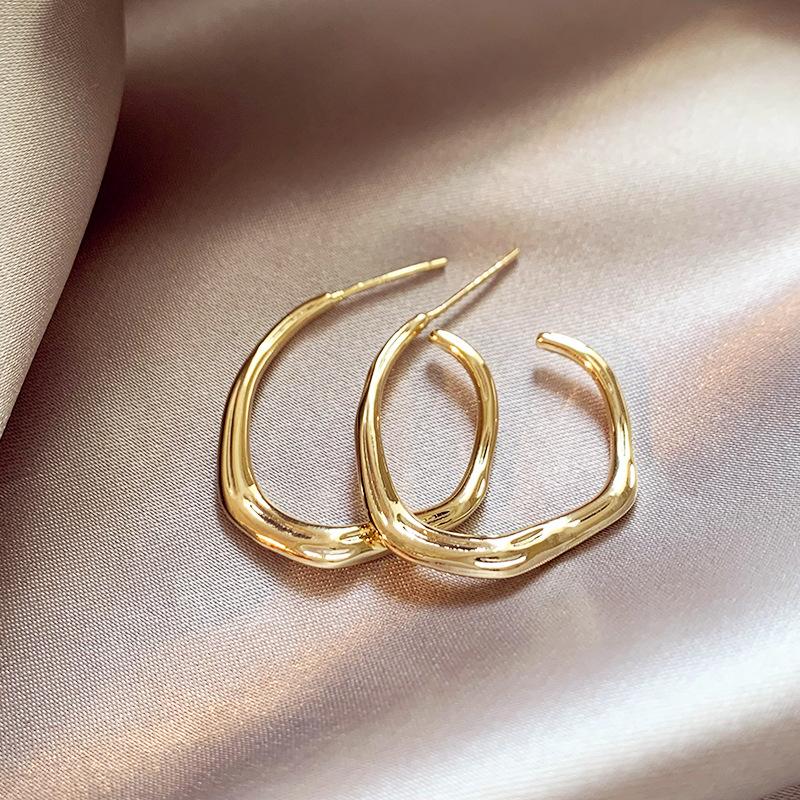 Cold wind Irregularly distorted earrings Women's unique earrings New popular high-end French circle earrings