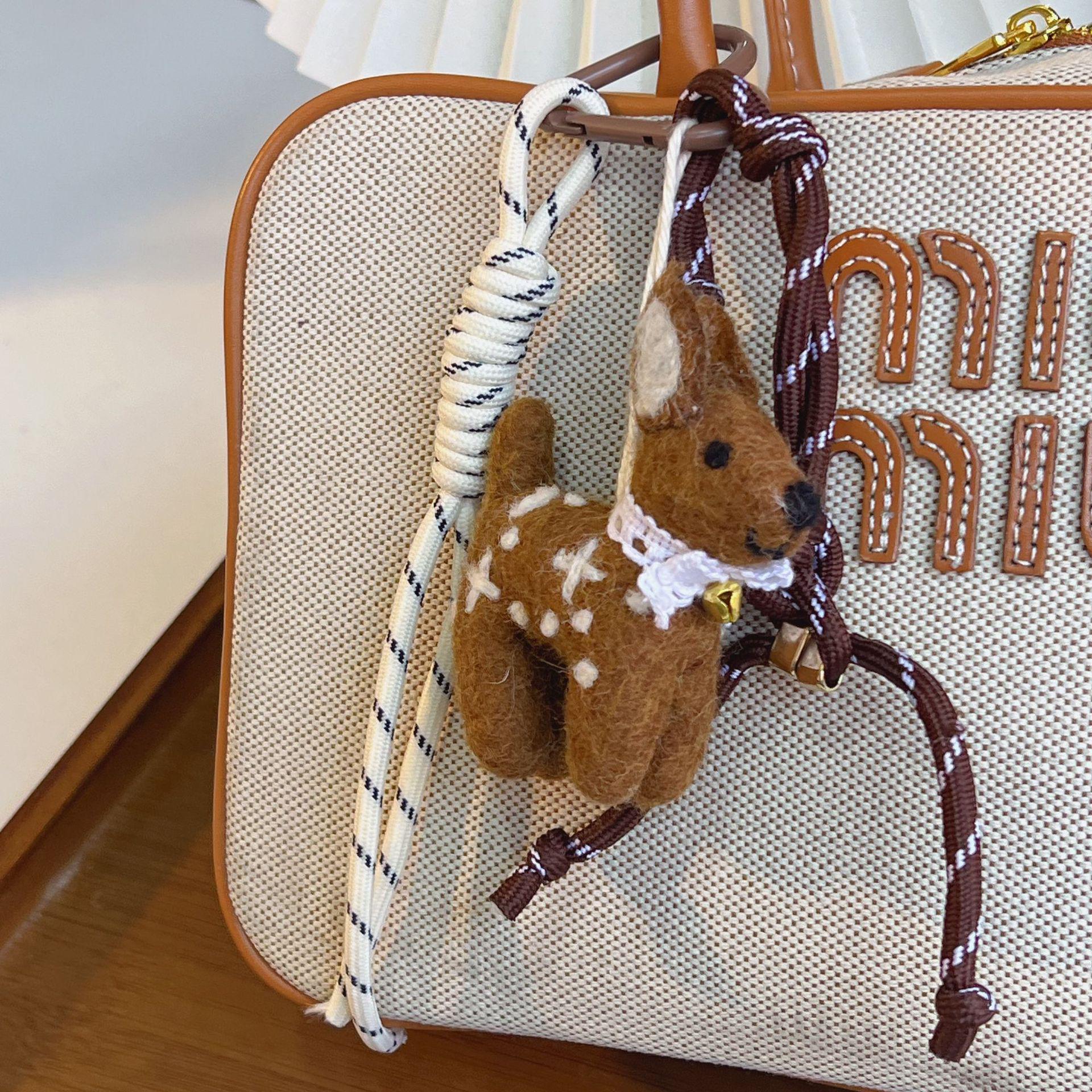 Handmade Wool Felt Deer Ornament Keychain - Creative Animal Bag Charm Gift