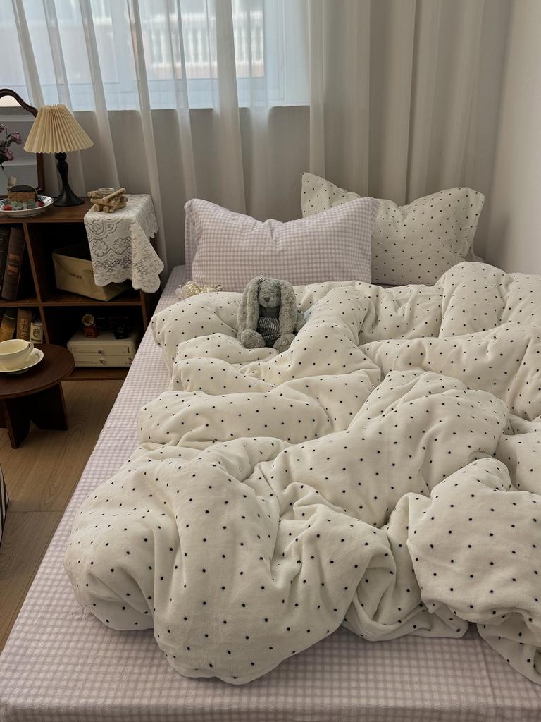 Milk Taro Polka Dots, Girl Warm Thickened Milk Fleece Four-Piece Set, Coral Fleece Bed Sheet Three-Piece Set