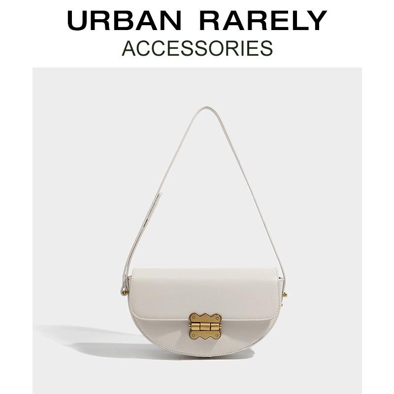 Женская полукруглая сумка-седло из спилковой кожи — фото 5