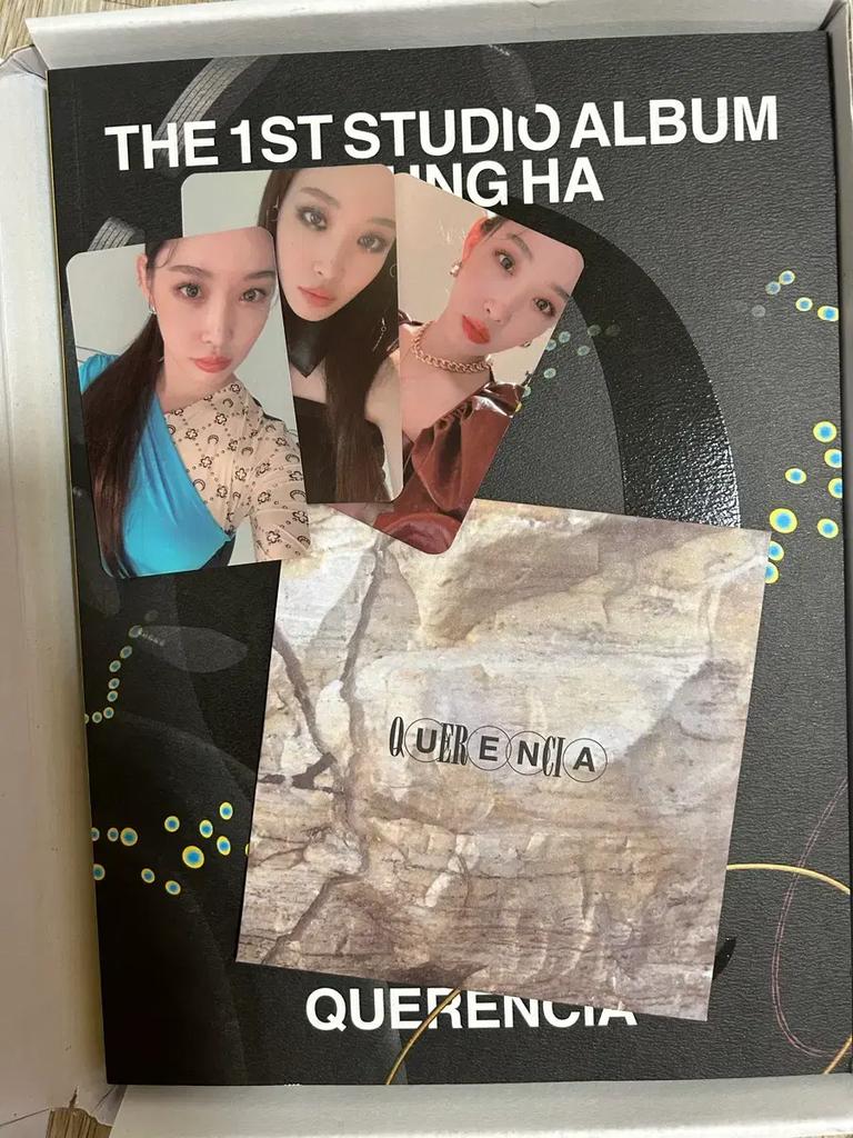 Chungha Querencia's 1st Album - Autographed Album Used