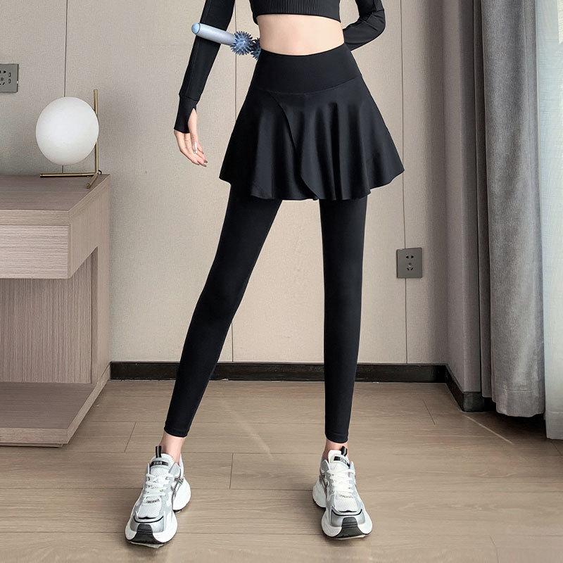 

Женский спортивный комплект быстросохнущий 2024: Стильный фитнес- и походный наряд с модной юбкой и брюками для йоги для утренних пробежек M