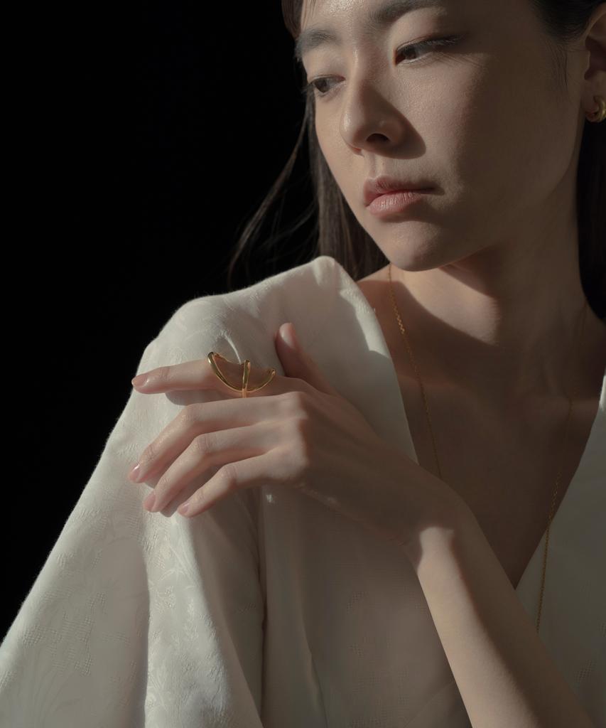 Novice Tokyo Nuance Line Ring / Gold