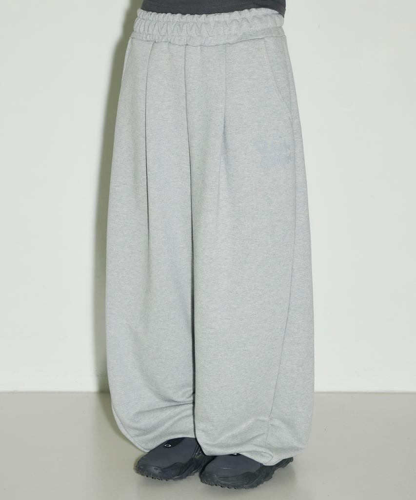 Seulliggeullou Logo Pintuck Wide Curved Sweatpants [Gray]