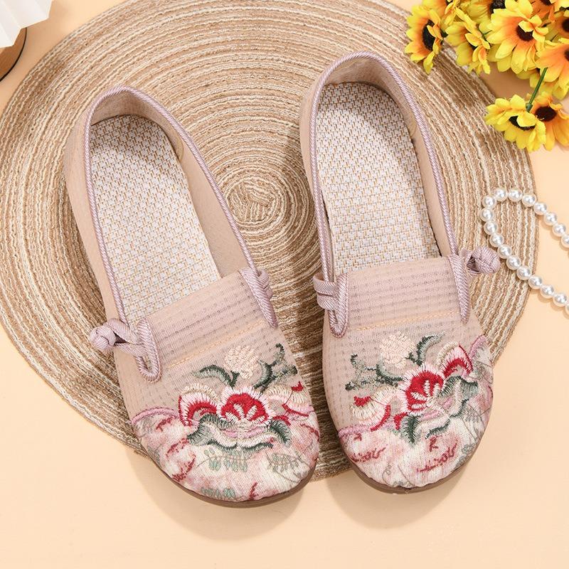 Summer new middle-aged and old mother shoes mesh hollowed Hanfu embroidered shoes soft sole one pedal old Beijing cloth shoes women