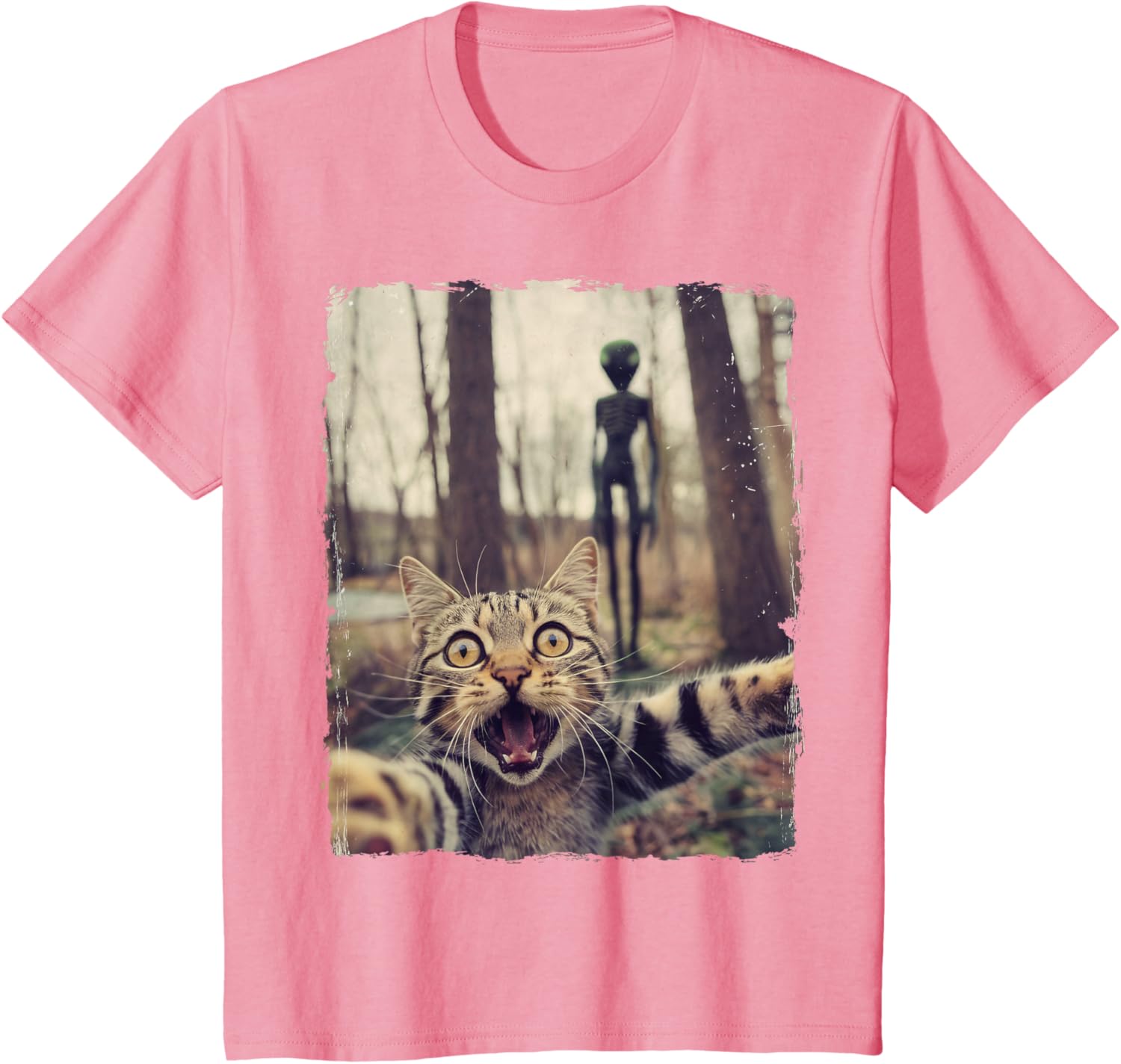 Cat Selfie with Alien UFO Funny Cat Gifts for Men Women T-Shirt XL