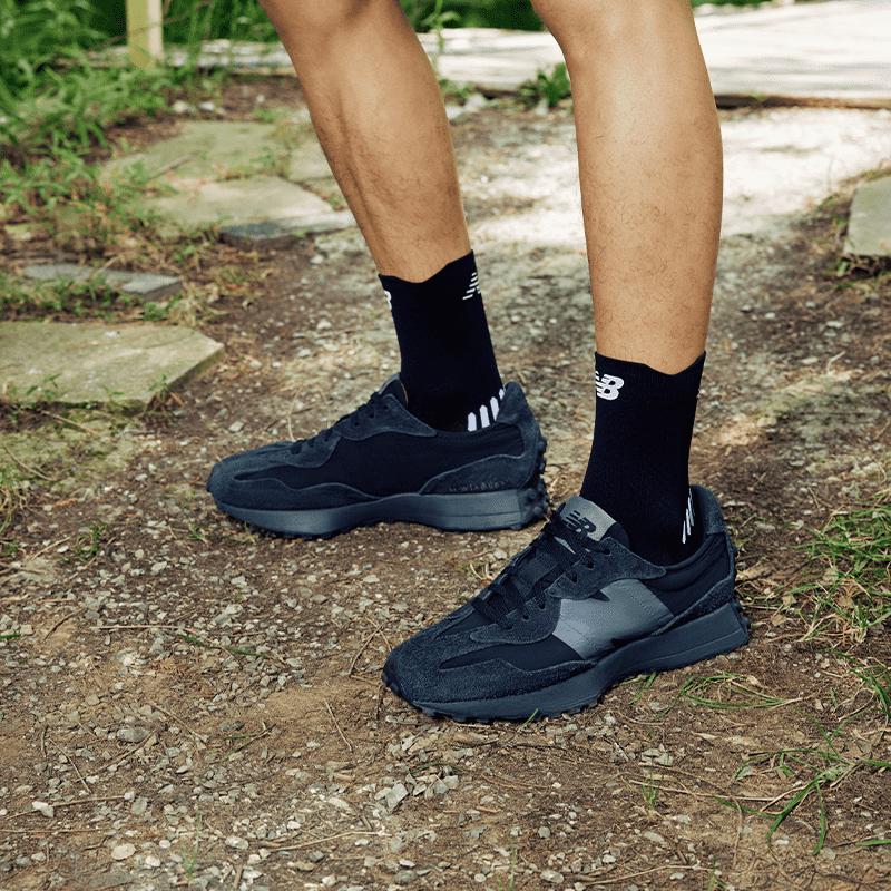 New Balance 327 Series U327WCD Sneakers