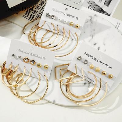 Nuovo set di orecchini in metallo set da 6 pezzi, orecchini retrò con perle e diamanti, orecchini di alta gamma, senso premium