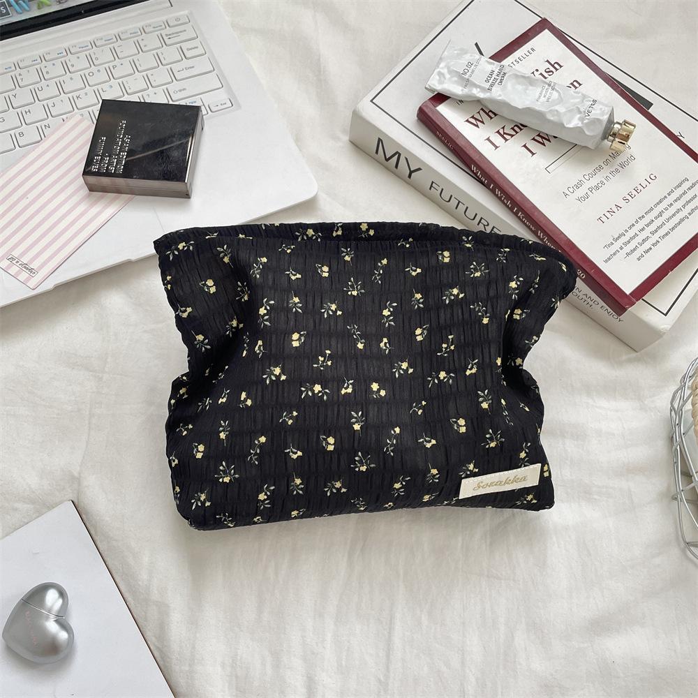 Fashion Floral Cosmetic Bag Women Makeup Pouch Makeup Organizer Travel Wash Bag Canvas Clutch Bag Travel Organizer Bags