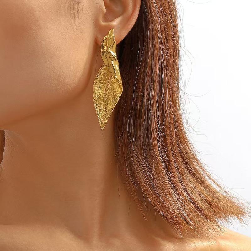 Exaggerated Vintage Irregular Leaf Alloy Earrings For Women