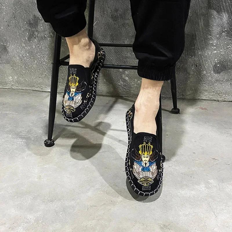 Fashion Cloth Shoes Embroidery Flower Social Guy Male Moccasin-Gommino Student Casual Shoes Fashion National Chinese Style 2024