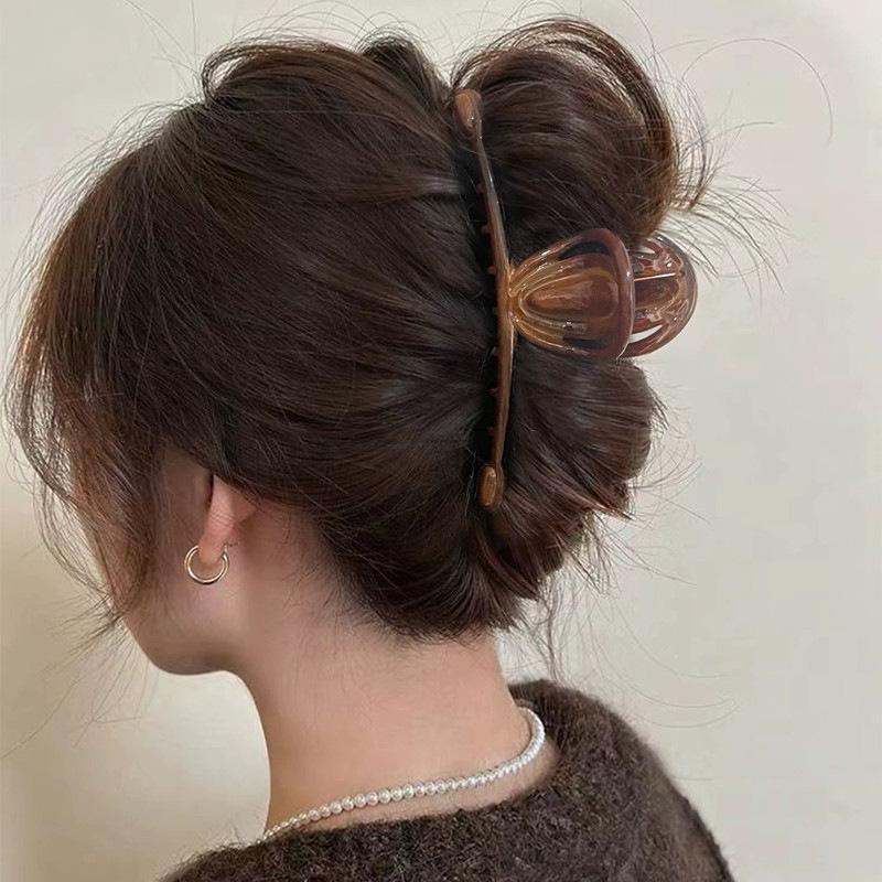 French caramel color old imitation wood grain large version shark clip retro Maillard simple grab clip headwear feminine temperament