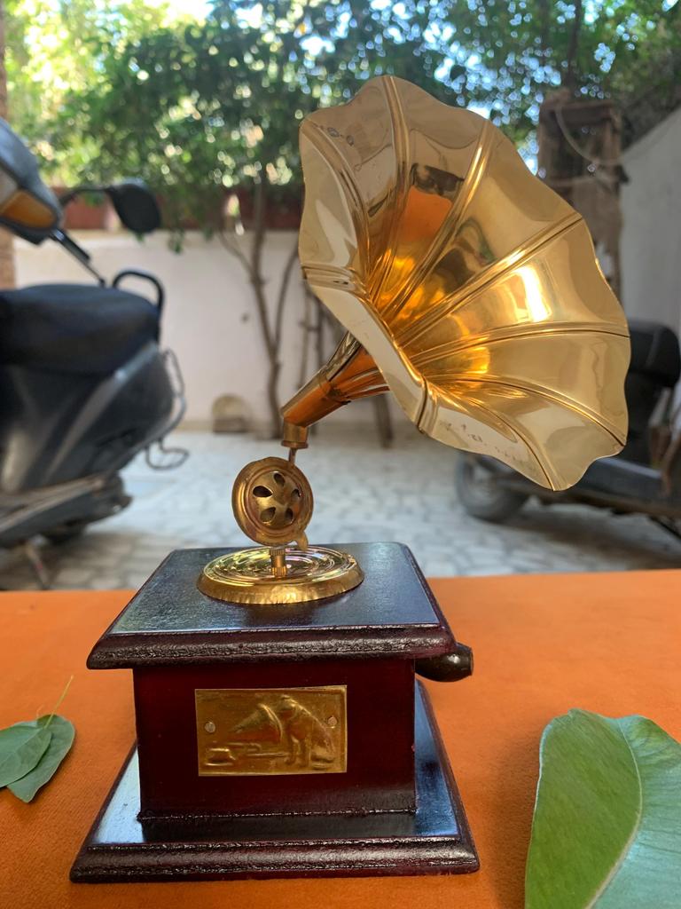 Indian Handmade Non Working Gramophone Model For Showpiece Decor Gift For Christmas