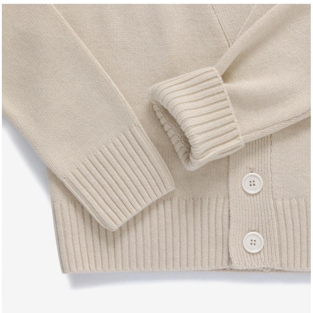 Ami Ukc034 Kn0028 721 Ami De Coeur TOne On TOne Heart Logo V Neck Crop Public Cardigan