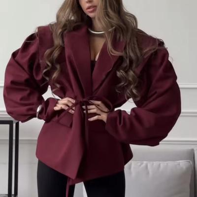Blazer de Alfaiataria Feminino com Ombreiras Acolchoadas e Cintura com Laço