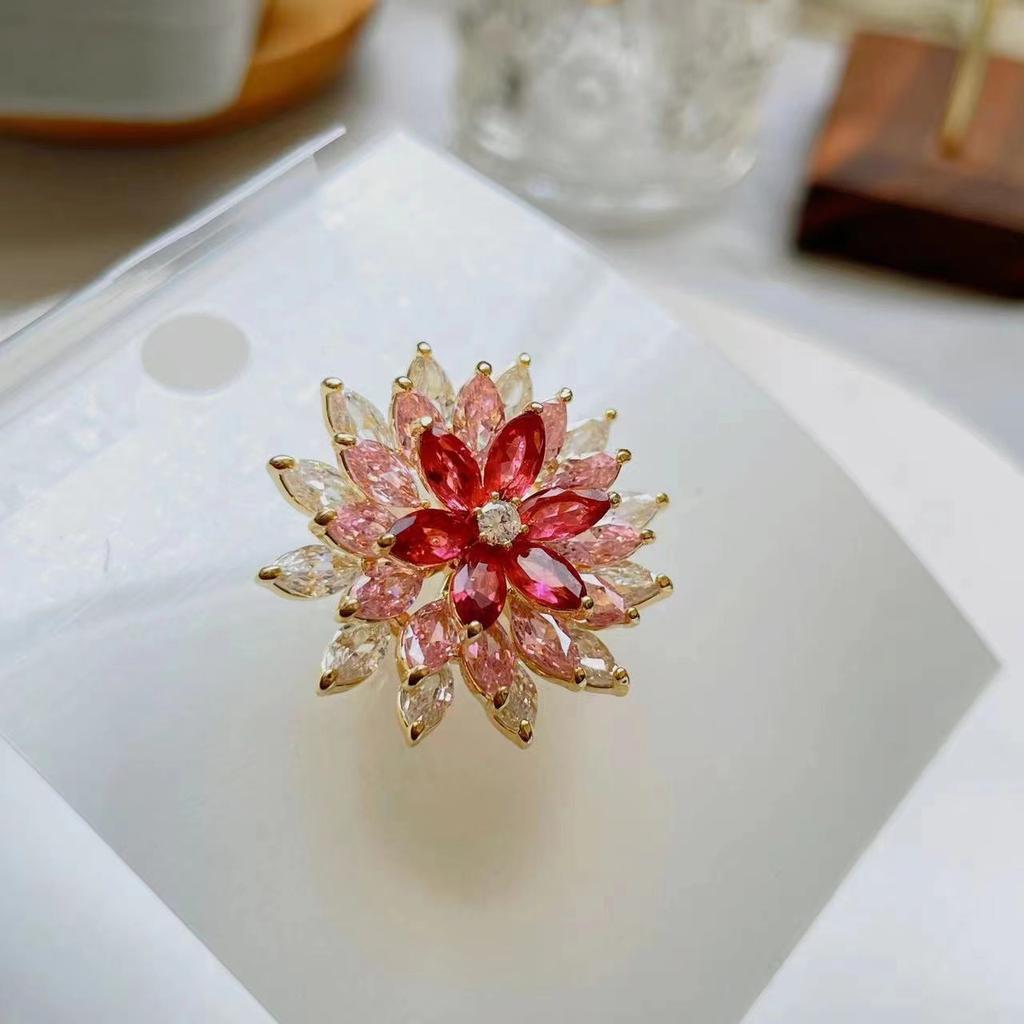 High End Pin Accessories for Suits Sweaters Chest Flowers Versatile and Atmospheric Decoration Rotatable Double-layer Snowflake Brooch for Women