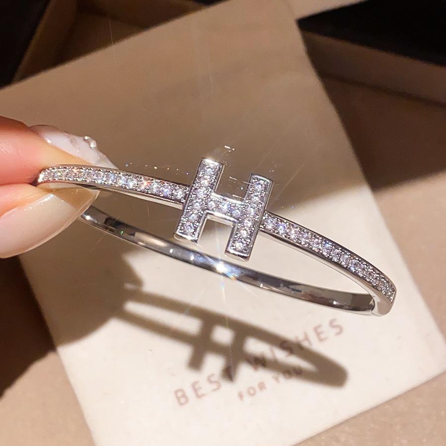 H-Shaped Diamond Shadow 18K Gold Plated Zirconia Hollow-Out Bracelet - Luxurious Hand Chain Jewelry