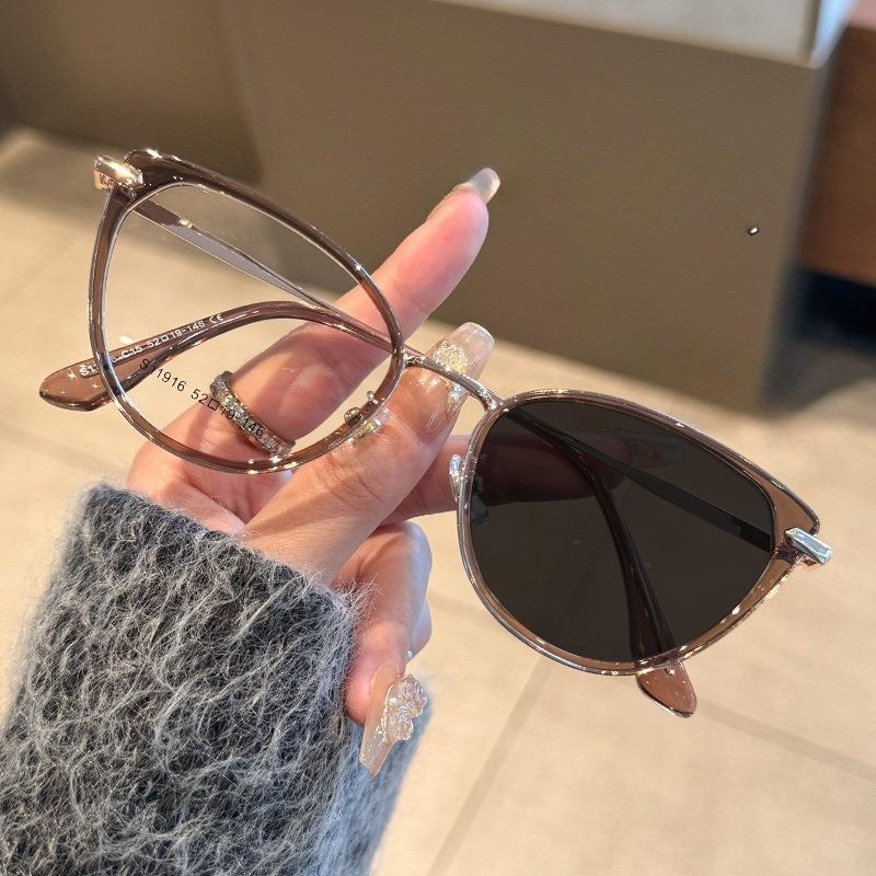 Photochromic  Glasses for Women Retro Cat Eye Anti-blue Light Glasses Frame Glasses