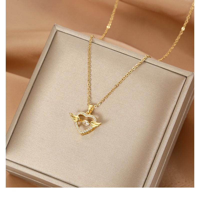 Fashion Simple Heart Wing Titanium Steel Clavicle Necklace Women