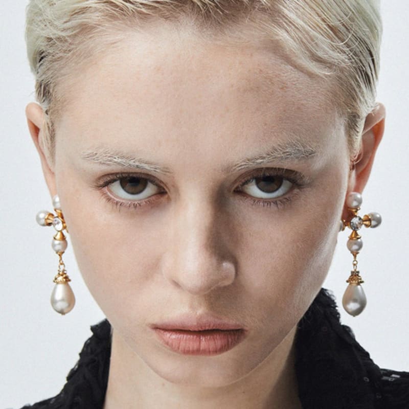 

FEVERISH Noble Statement Earrings Gold