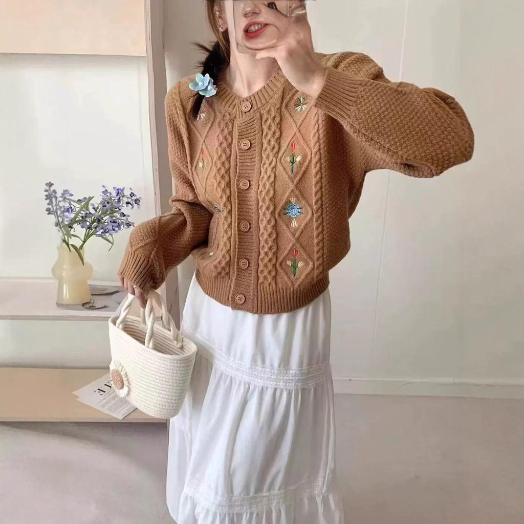 Autumn and Winter New Retro Twist Knitted Cardigan Women's Heavy Industry Flowers Fresh and Gentle Loose Age-reducing Sweater Jacket Autumn Wear